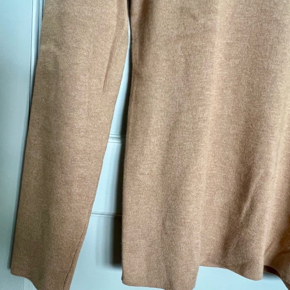 NWOT Chicos 1 (Medium) Darcy Turtle Neck Basic Sweater Texas Taupe Knit - Picture 3 of 8